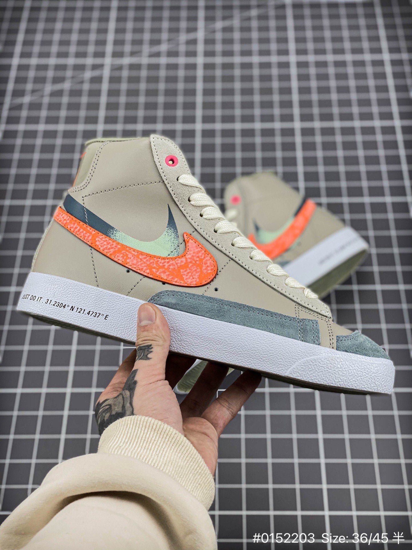 Nike Blazer1977 'hu - White Unisex Streetwear Limited Edition - The Nike Blazer 1977 'H ' Reflective Crackle Print in Beige Grey is a stylish nod