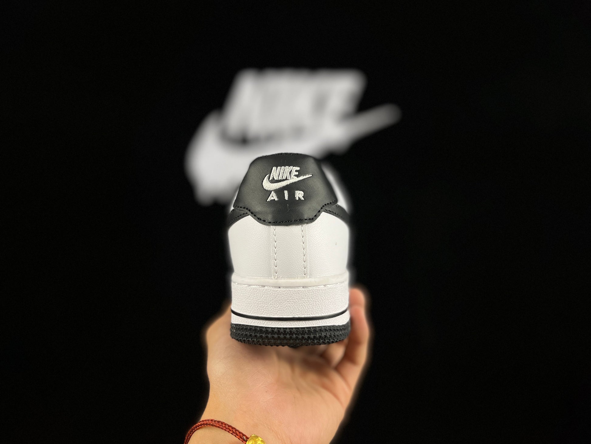 NIKE Air Force 1 Low 'leather Og White - Black' Unisex Streetwear Limited Edition - **Nike Air Force 1 Low 'Leather OG White/Black'** The Nike Air Force 1 Low 'Leather