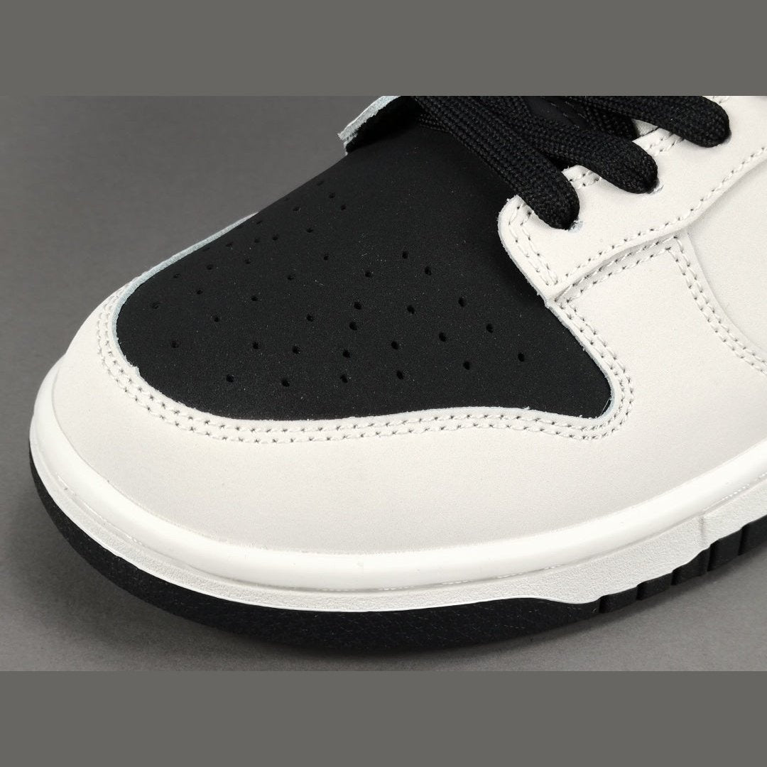 NIKE Dunk Low - Ae86 - Red Unisex Streetwear Limited Edition