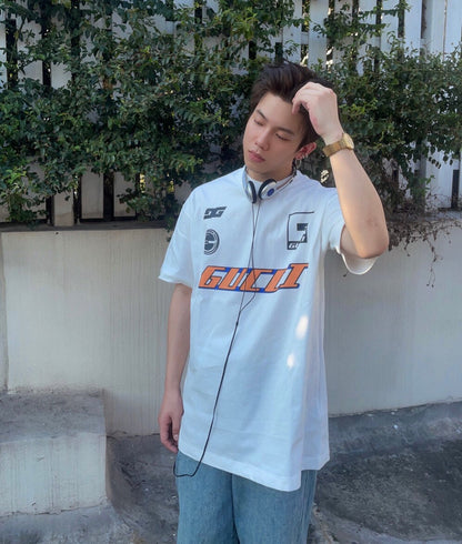 Camiseta con logo gráfico de Gucci