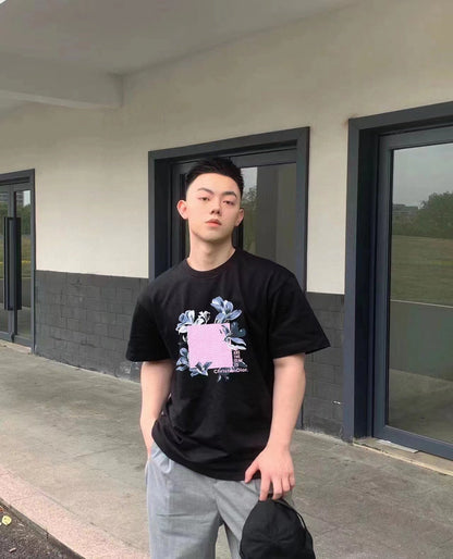 Camiseta Dior con diseño gráfico floral