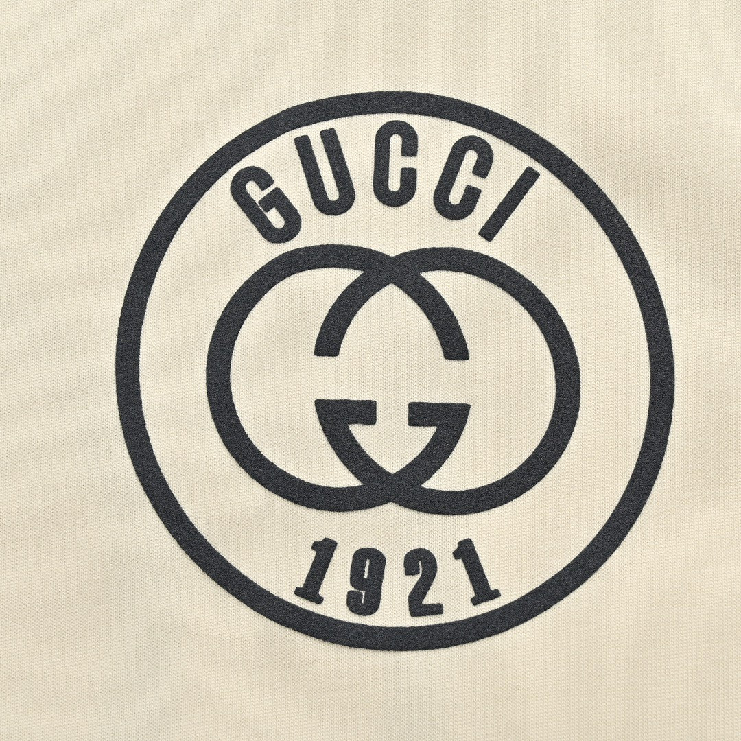 Camiseta con estampado del logo de Gucci 1921 (Beige)