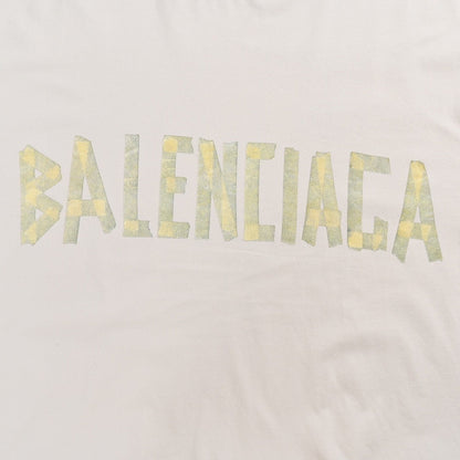 Camiseta Balenciaga Pastel Logo en color blanco hueso