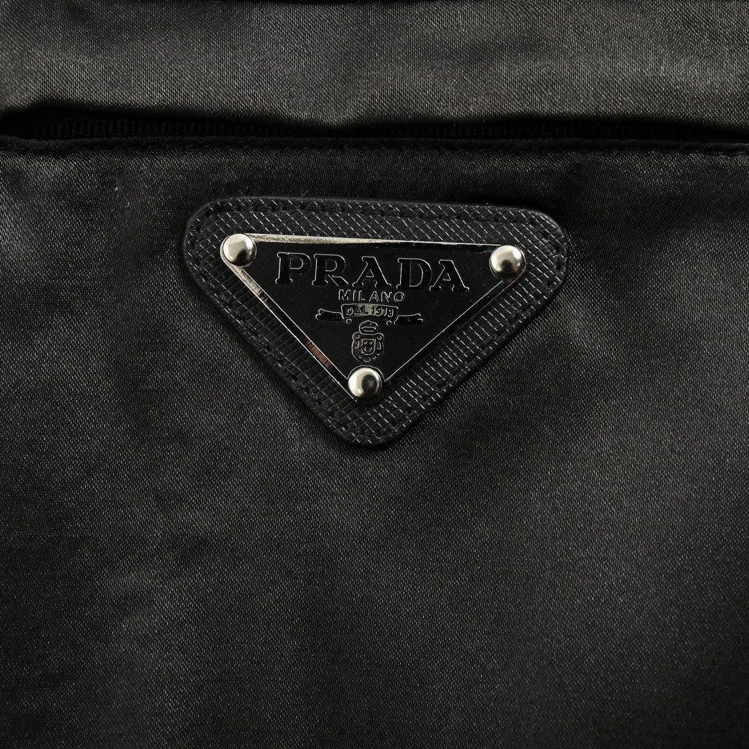 Prada Pocket T-Shirt (Black) - detail - replica sneakers