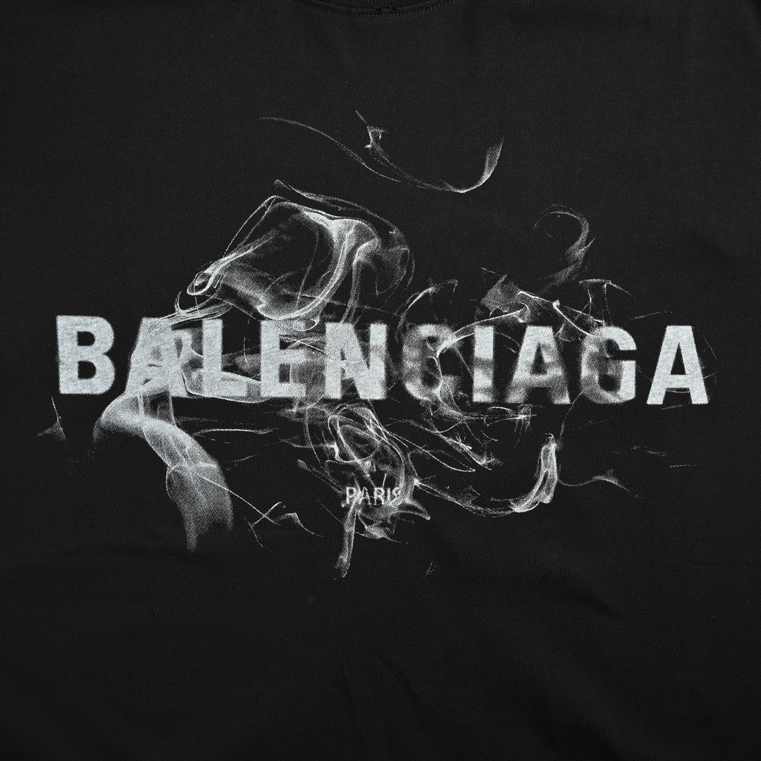 Camiseta Balenciaga con logo estampado ahumado (negra)