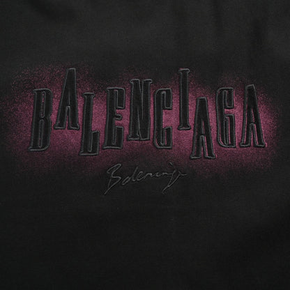 Camiseta Balenciaga con logo gráfico neón