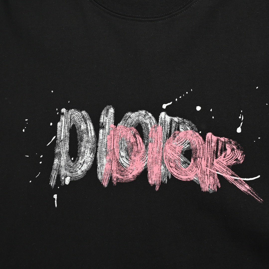 Camiseta Dior con logo graffiti en negro