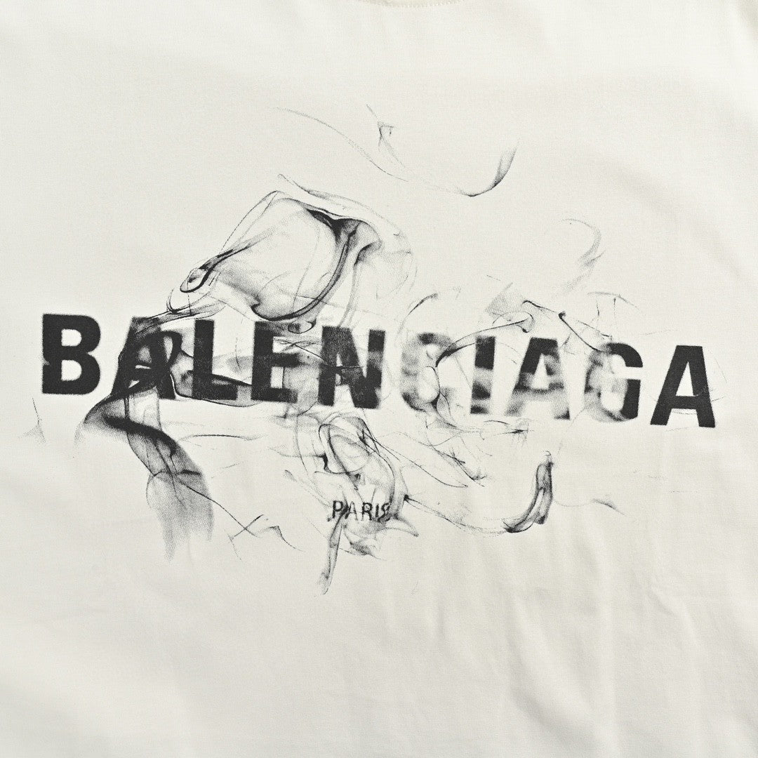 Camiseta Balenciaga con logo estampado ahumado (blanca)