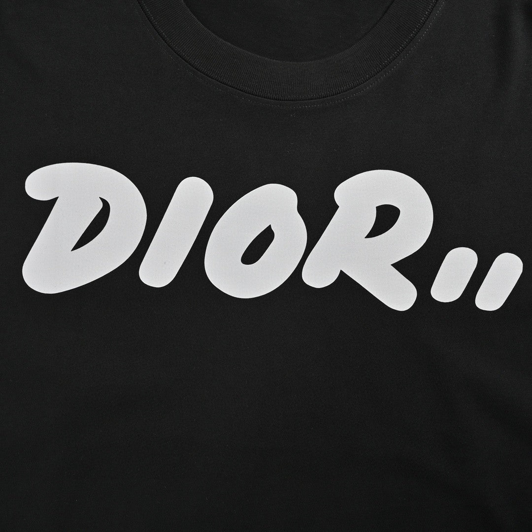 Camiseta negra con logo extragrande de Dior