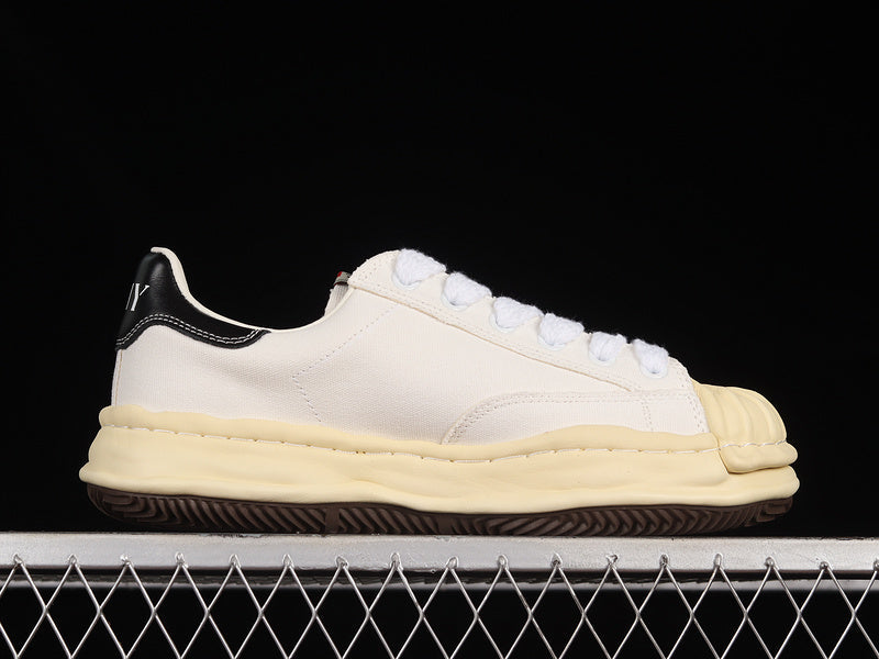 MAISON Mihara Yasuhiro Blakey Og Sole Leather Low Beige Sneakers - White Unisex Streetwear Limited Edition