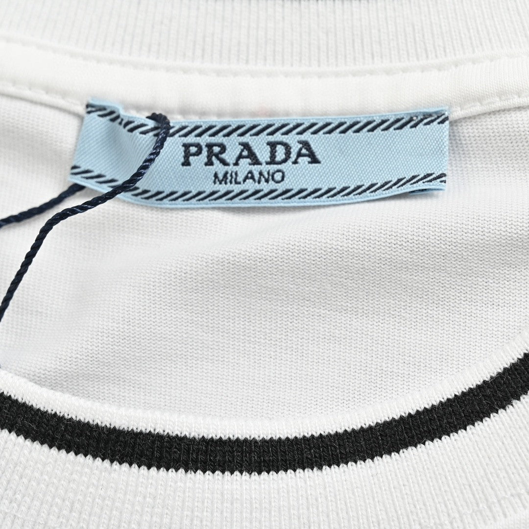 Prada Milano T-shirt - White Unisex Streetwear Limited Edition - <span>This Prada Milano t-shirt offers a minimalist and elegant design. The white cotton fabric is