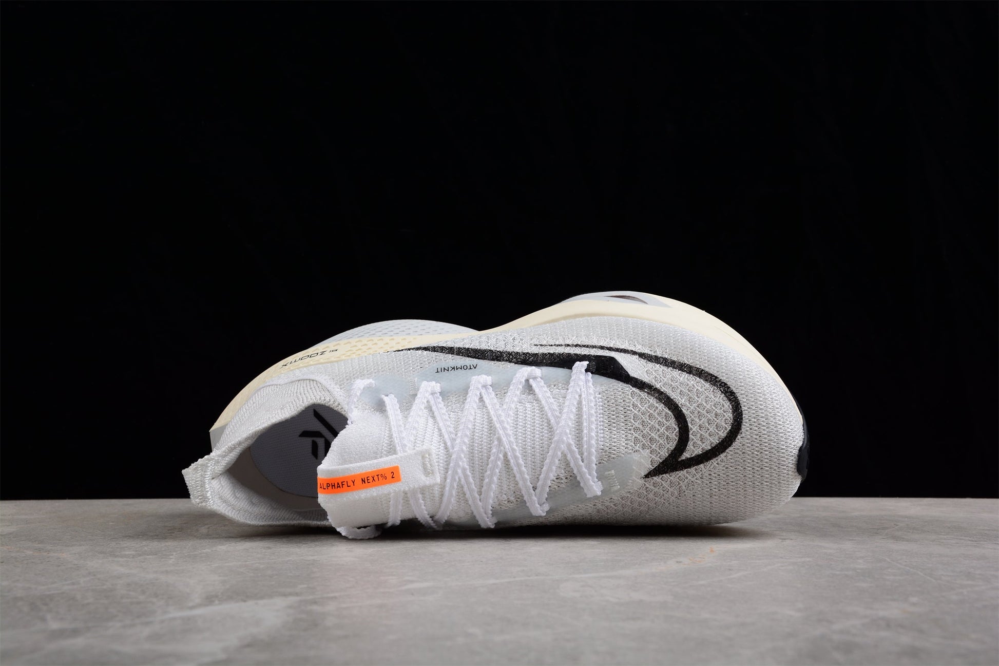 Zoom Alphafly Ne - T% 2 White And - Black Unisex Streetwear Limited Edition