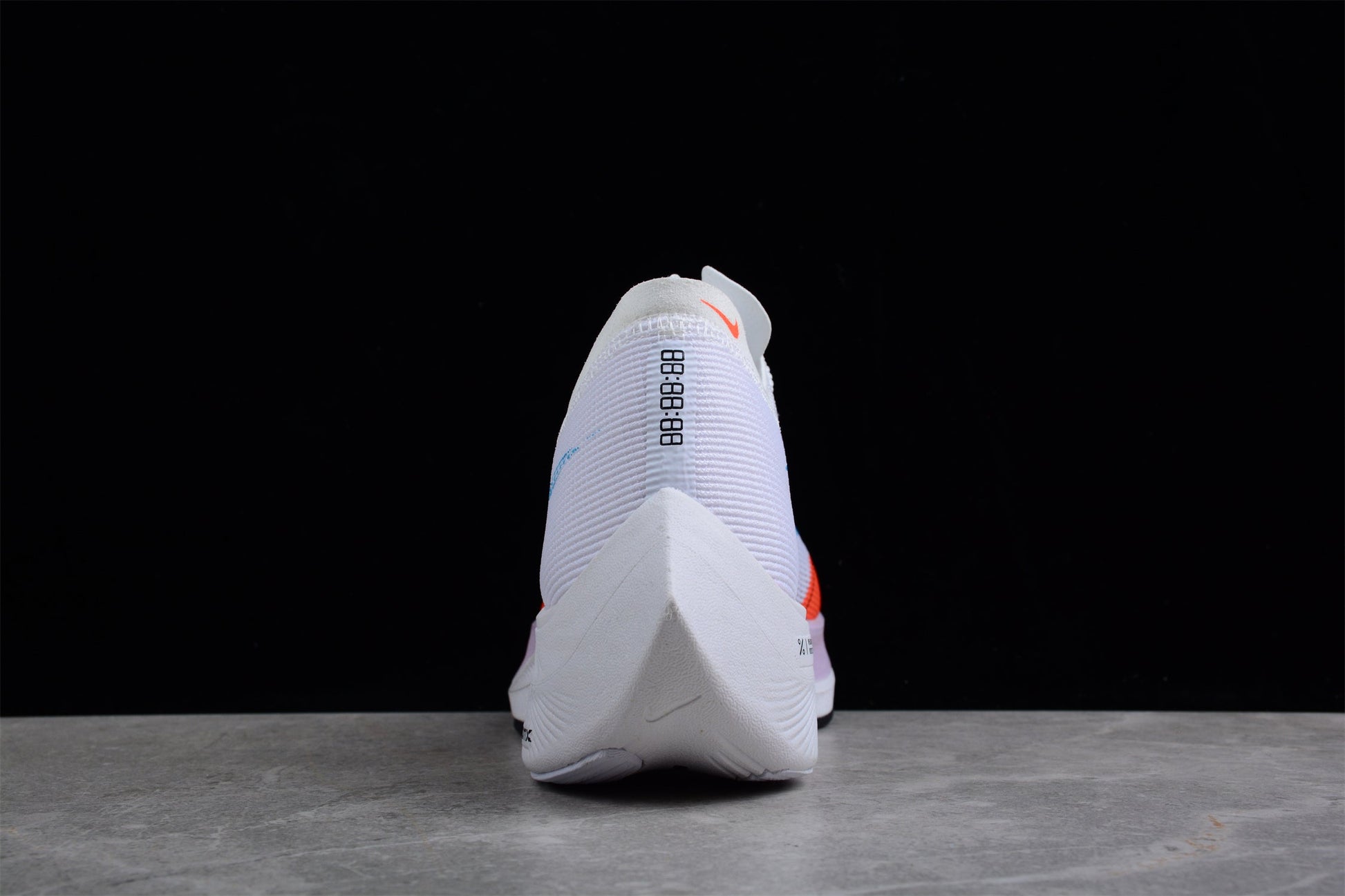 Zoom - Vaporfly Ne - T% 2 And Orange - White Unisex Streetwear Limited Edition - The Nike ZoomX Vaporfly NEXT% 2 is a high-performance running shoe designed for elite runners.