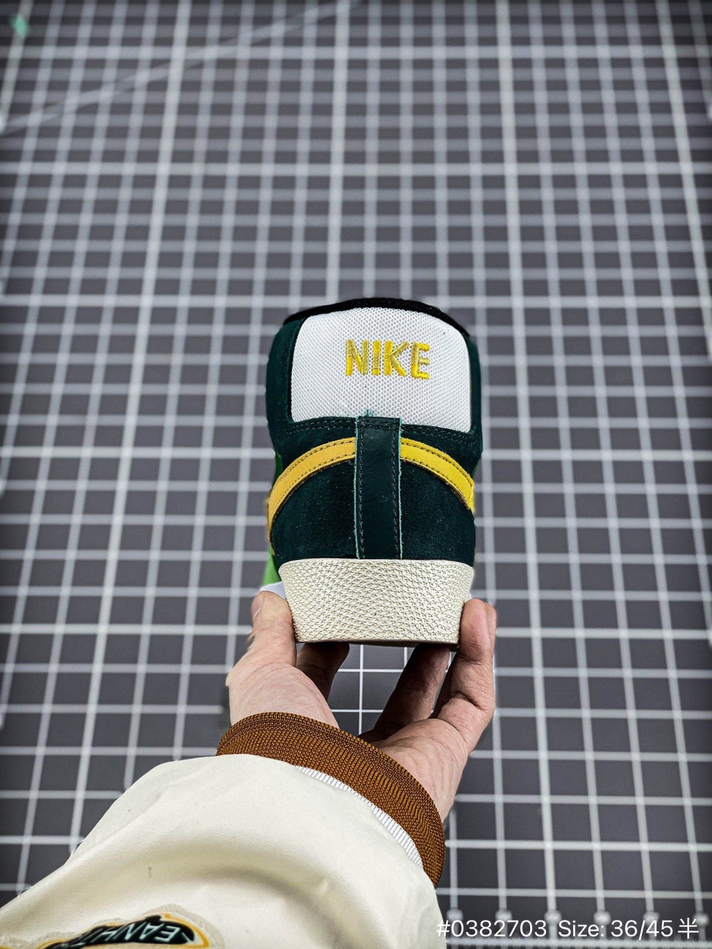 Nike Sb Blazer Mid mosaic - Red Unisex Streetwear Limited Edition - The Nike Blazer Mid PRM 'Blue Mosaic' brings a fresh, artistic twist to the iconic