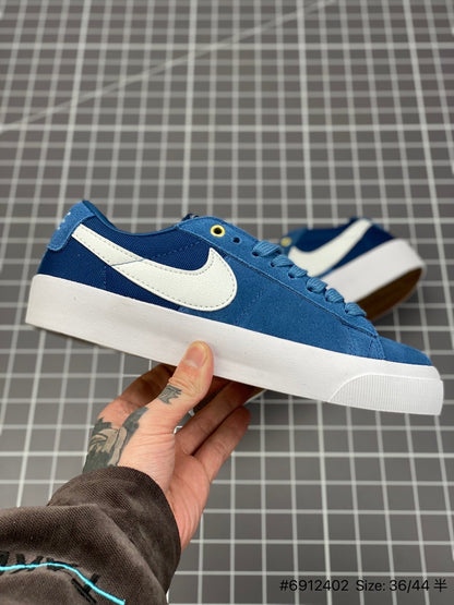 Nike Blazer Low'1977 Sb Gt - White Unisex Streetwear Limited Edition - The Nike Blazer Low '1977 SB GT in Blue and White is a versatile sneaker
