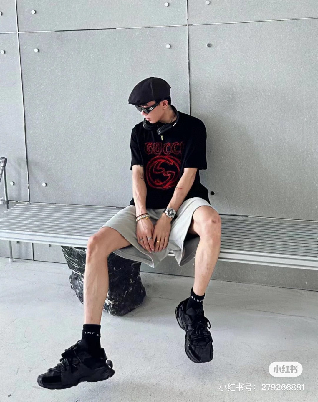 Camiseta Gucci - Logotipo garabateado