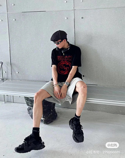 Camiseta Gucci - Logotipo garabateado