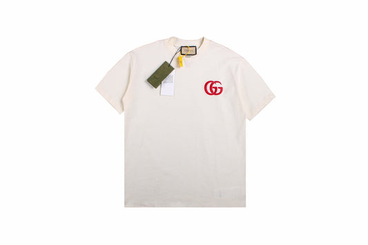 Gucci Double G Logo T-shirt - Red Unisex Streetwear Limited Edition - <p dir='ltr'><span>Cream short-sleeve T-shirt with a bold red Double G logo on the chest.