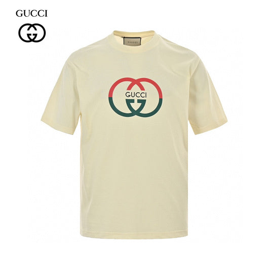 Gucci Interlocking Gg T-shirt - Cream Unisex Streetwear Limited Edition - <span>This Gucci t-shirt features a classic cream-colored design with an interlocking GG logo in red