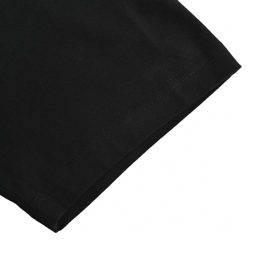 Camiseta Gucci con logo de fresa (negra)