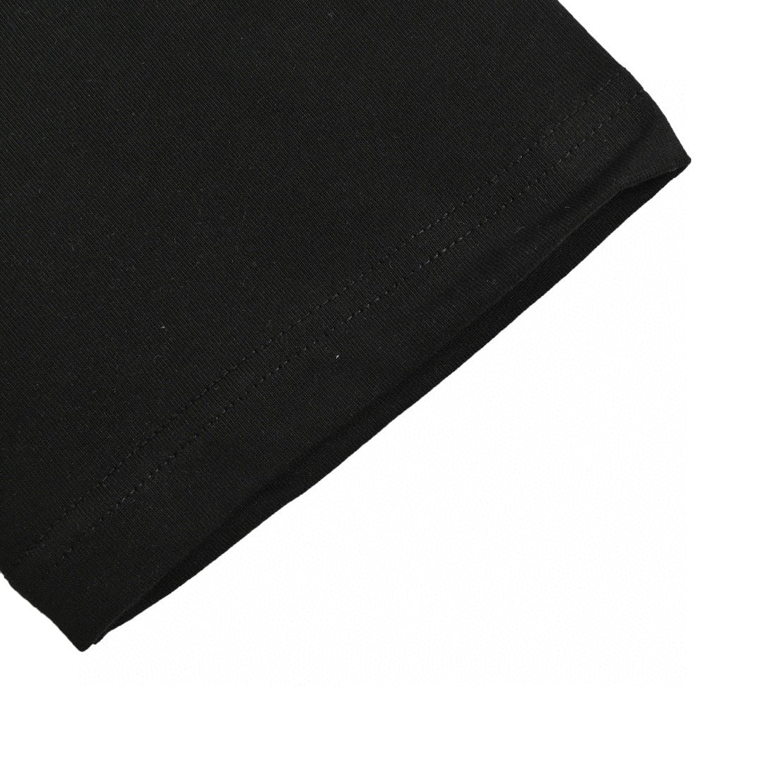 Camiseta Gucci con logo de manzana (negra)