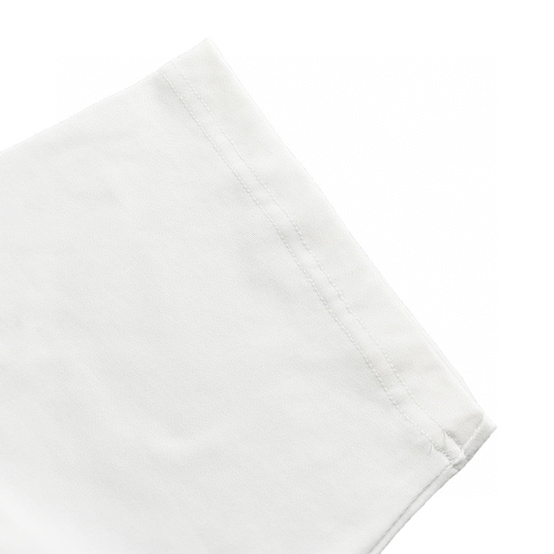 Camiseta Dior con diseño de garabatos