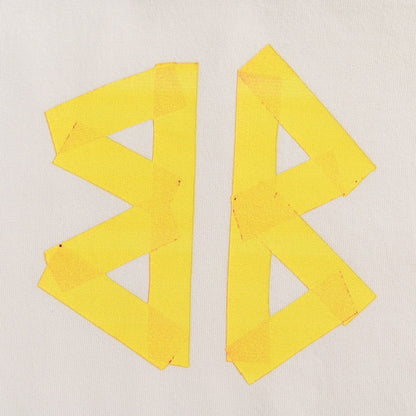 Camiseta Balenciaga Pastel Logo en color blanco hueso