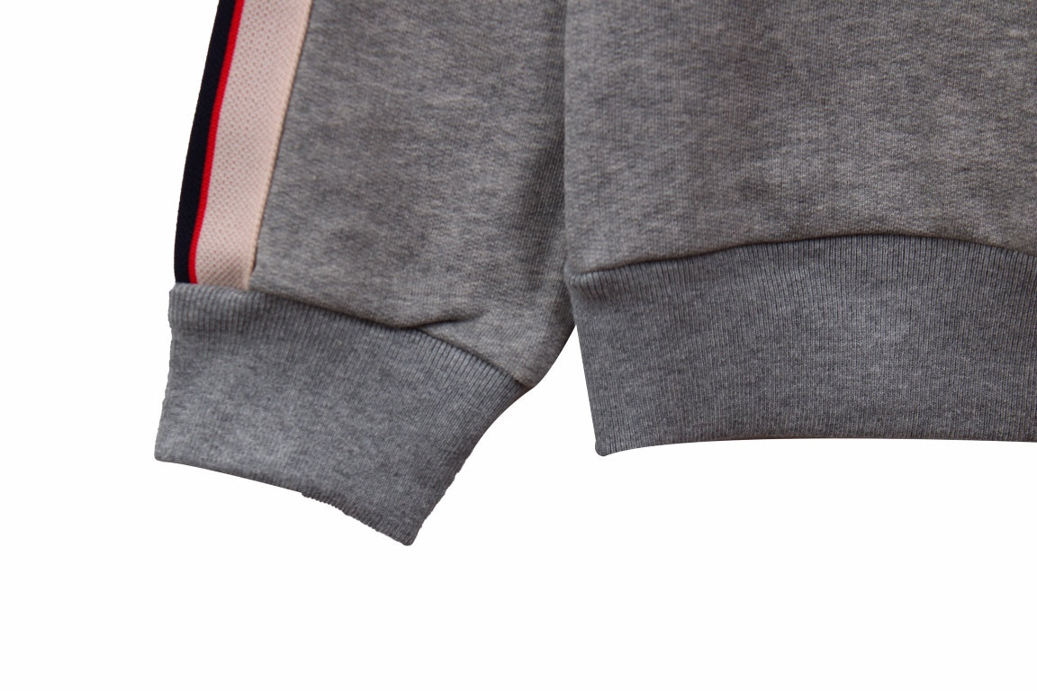 Sudadera gris Gucci con detalle de rayas