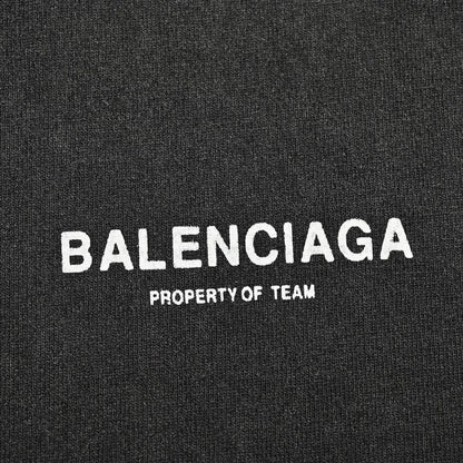 Balenciaga T-shirt - Small Logo - Black Unisex Streetwear Limited Edition - <span>This Balenciaga t-shirt features a minimalist design with a small white Balenciaga logo on the