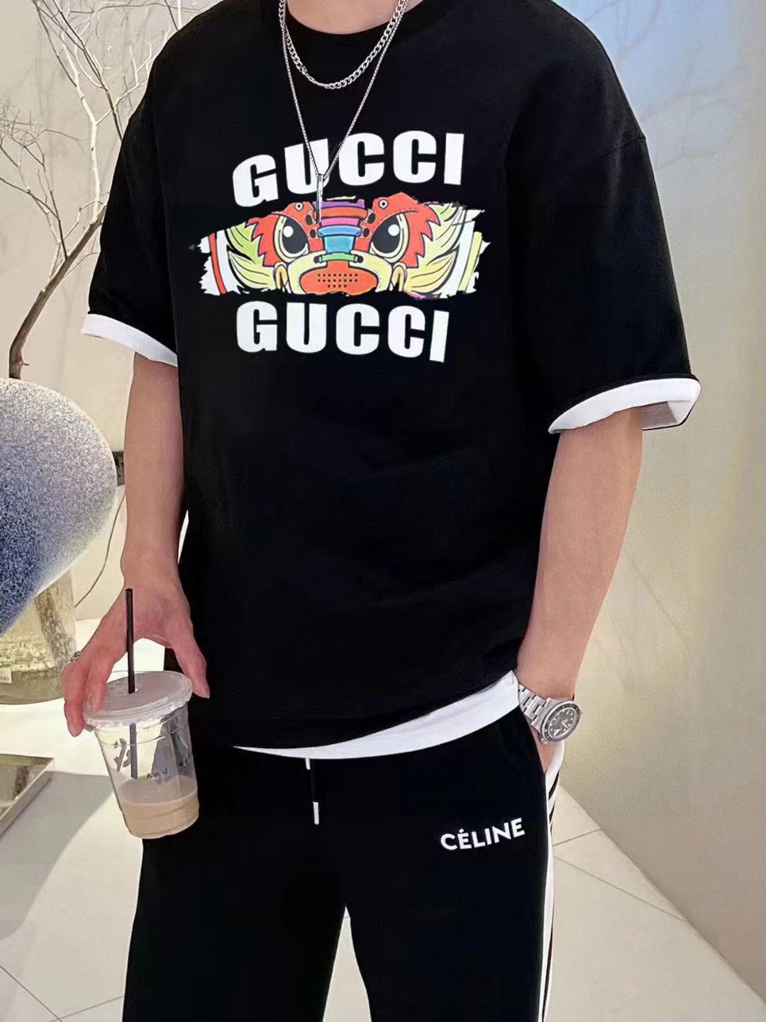 Camiseta gráfica Gucci (negra)
