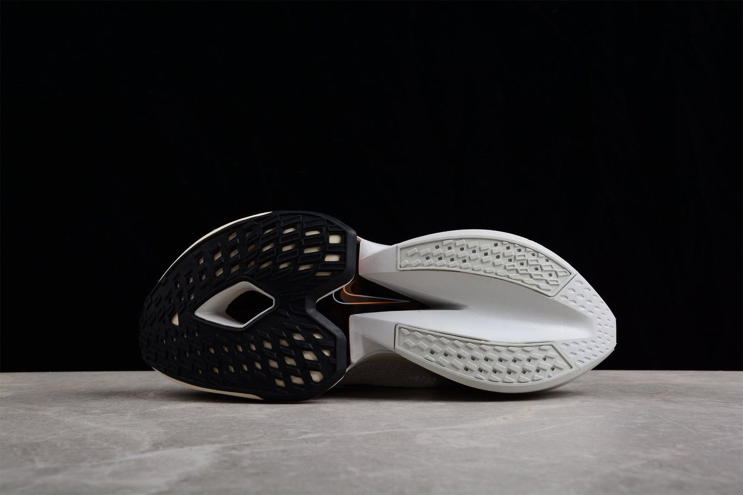Zoom Alphafly Ne - T% 2 White And - Black Unisex Streetwear Limited Edition