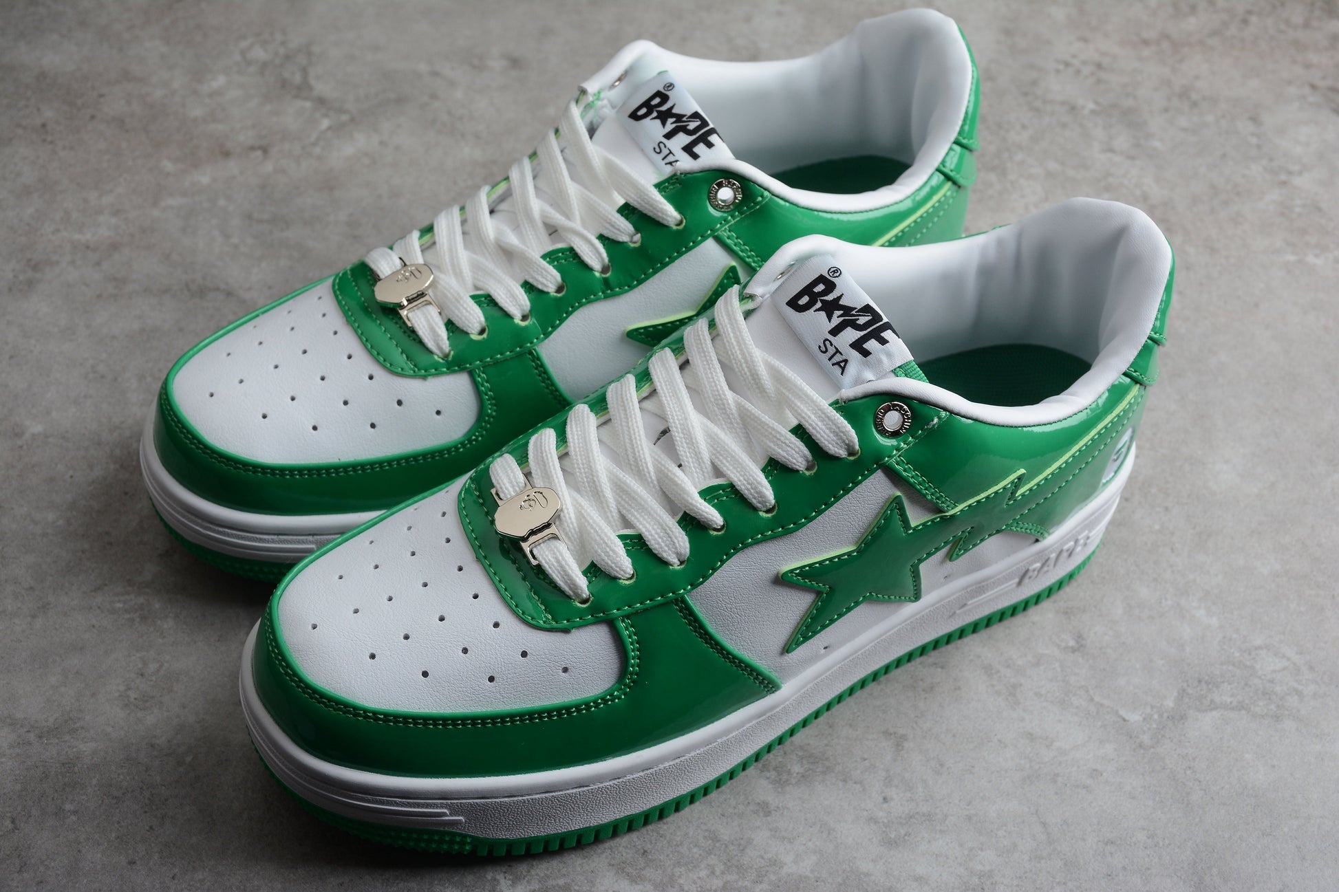 BAPE Sta Low-top Green And Sneakers - White Unisex Streetwear Limited Edition - **BAPE STA Low-Top Green and White Sneakers** Add a vibrant touch to your sneaker collection