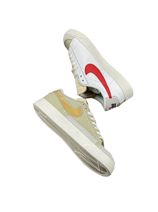 Nike Blazer '1977 Mid Vntg Sneakers - White Unisex Streetwear Limited Edition - The Nike Blazer Mid '77 Vintage in white and gold redefines a classic silhouette with