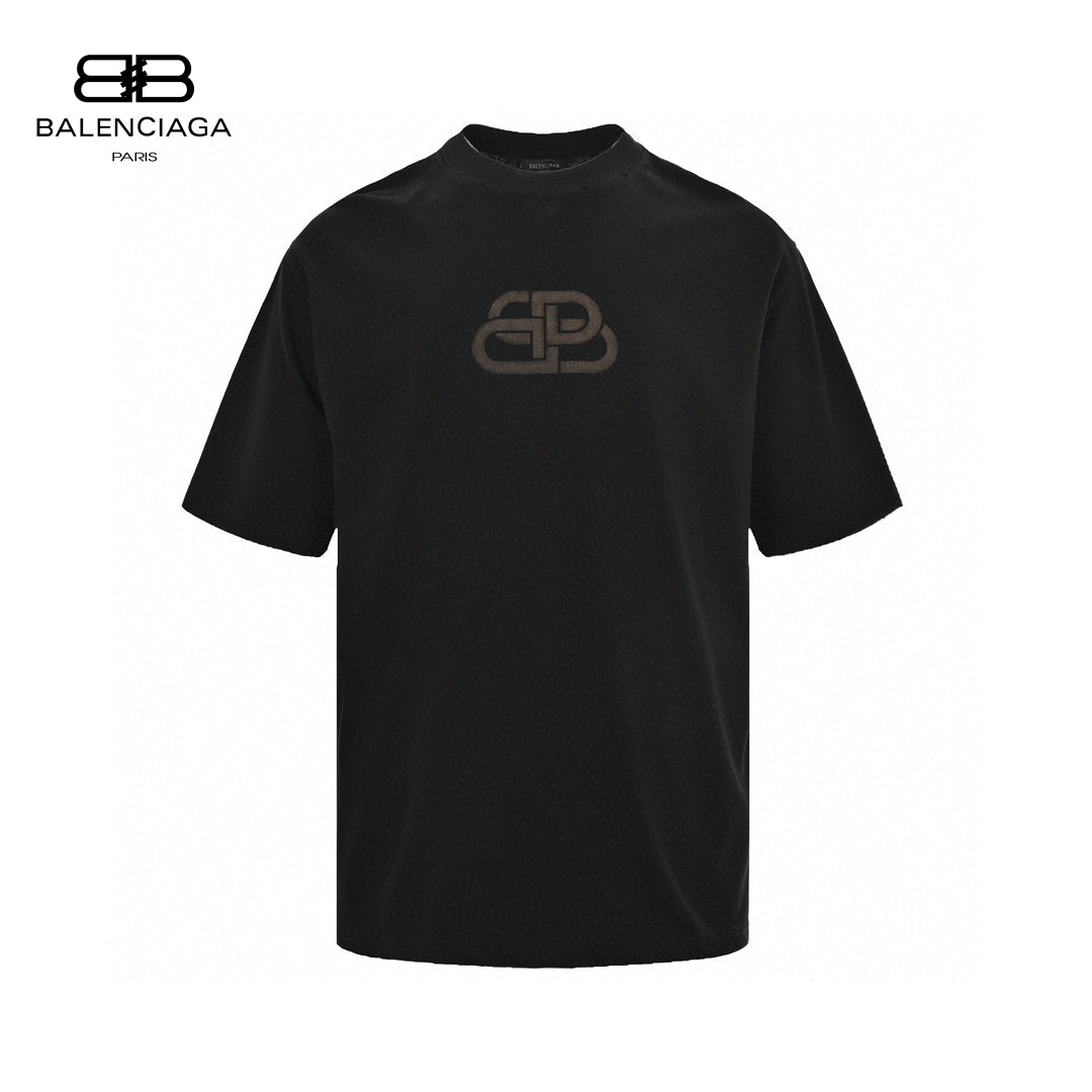 Balenciaga T-shirt - Monochrome Logo - Grey Unisex Streetwear Limited Edition - <span>This Balenciaga t-shirt features a sleek, monochrome design with the iconic BB logo subtly embossed