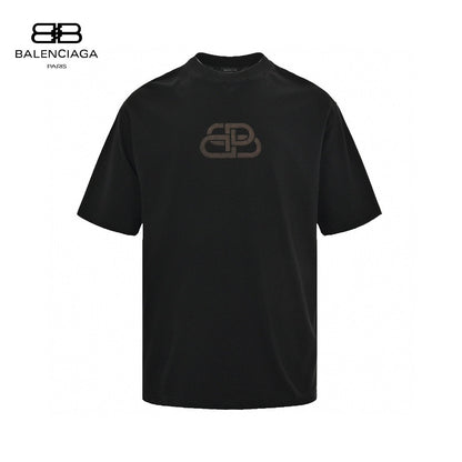 Balenciaga T-shirt - Monochrome Logo - Grey Unisex Streetwear Limited Edition - <span>This Balenciaga t-shirt features a sleek, monochrome design with the iconic BB logo subtly embossed