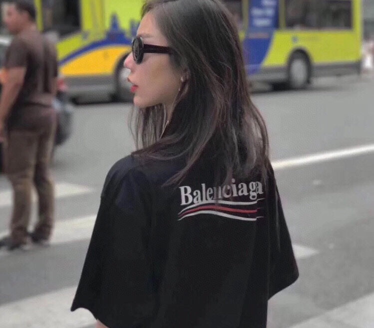 Camiseta Balenciaga con logo Wave (Negra)