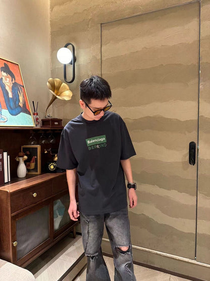 Camiseta Balenciaga - Estampado Berlín