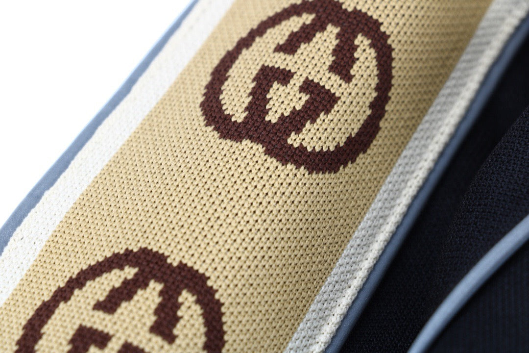 Chaqueta deportiva con rayas y logo GG de Gucci - Negra