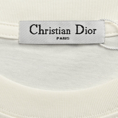 Camiseta blanca con gráfico de Dior