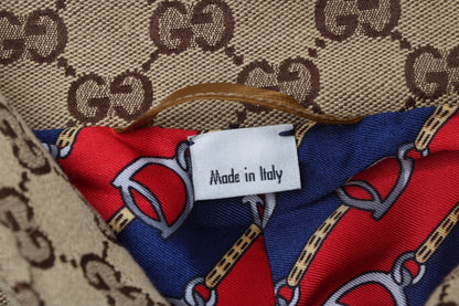 Chaqueta deportiva con monograma de Gucci.