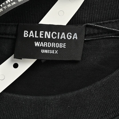 Camiseta Balenciaga con logo pintado con aerosol (negra)