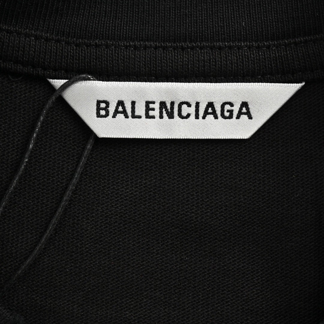 T-shirt noir Balenciaga Society avec motif blanc.