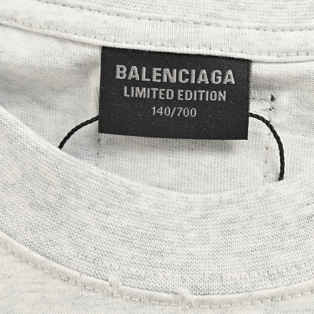 Camiseta gráfica con logo rojo de Balenciaga (Gris)