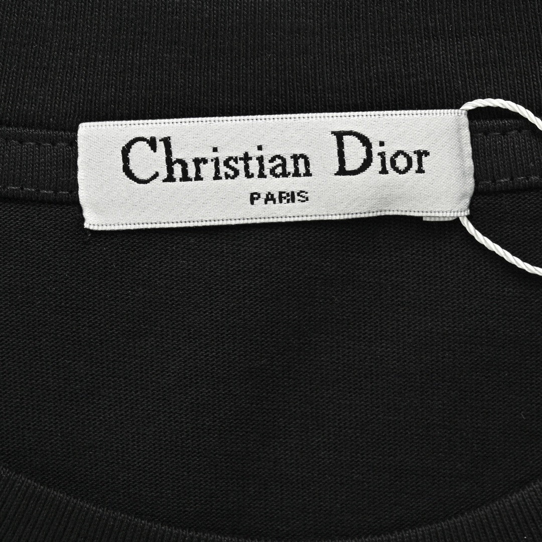 Camiseta negra con logo extragrande de Dior