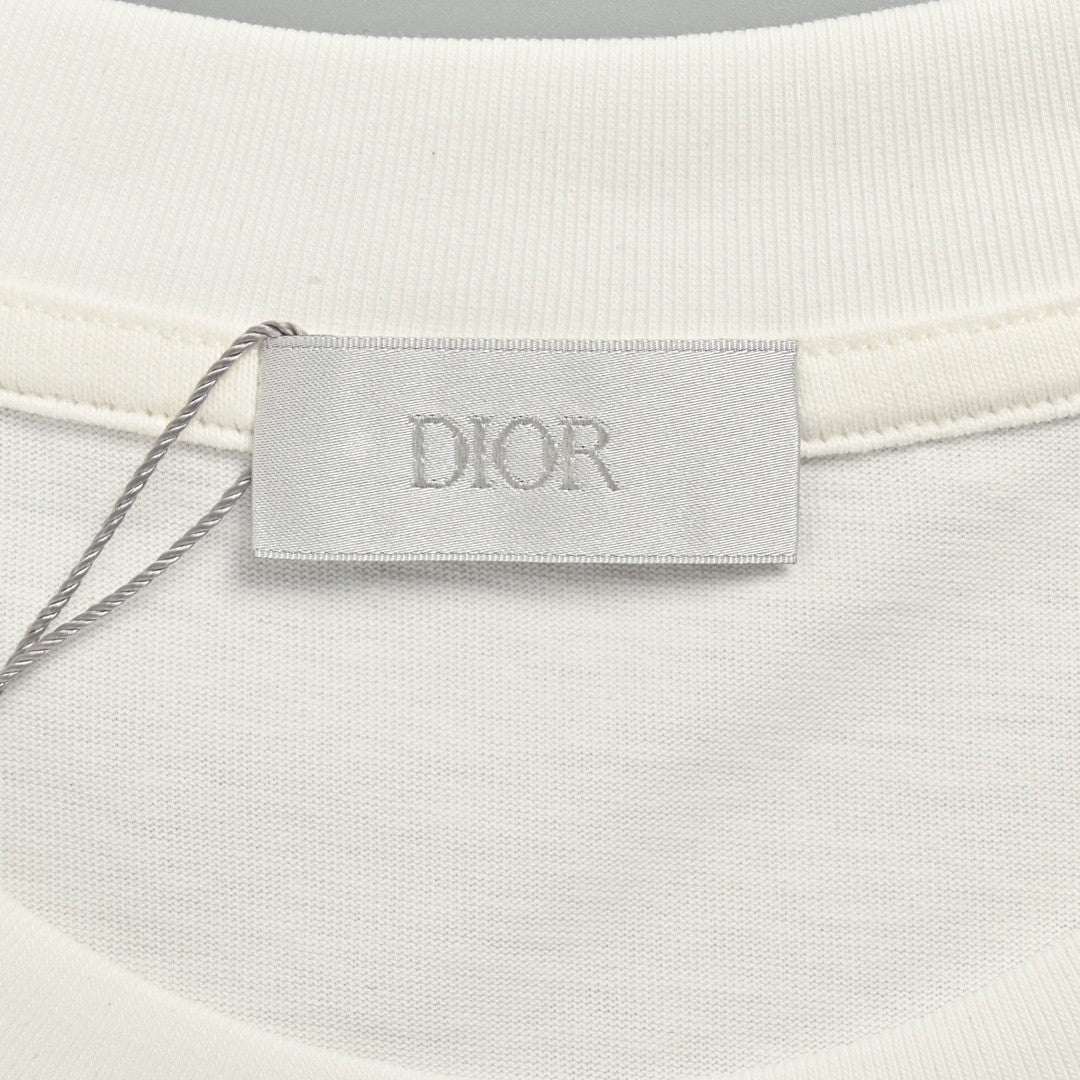 Camiseta Dior blanca y marrón