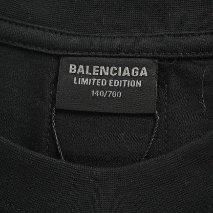 Camiseta gráfica con logo blanco de Balenciaga (negra)