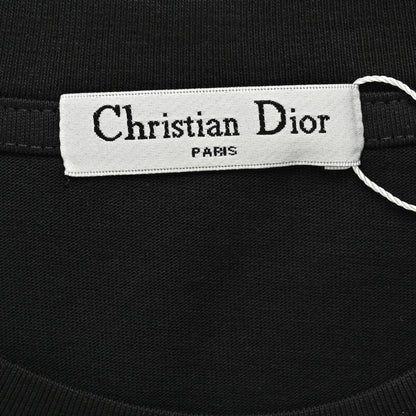 Camiseta negra con logo blanco extragrande de Dior