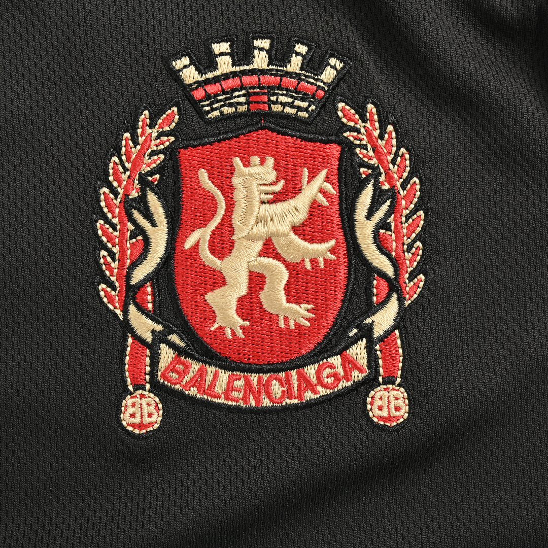 Camiseta negra con el logo de fútbol de Balenciaga