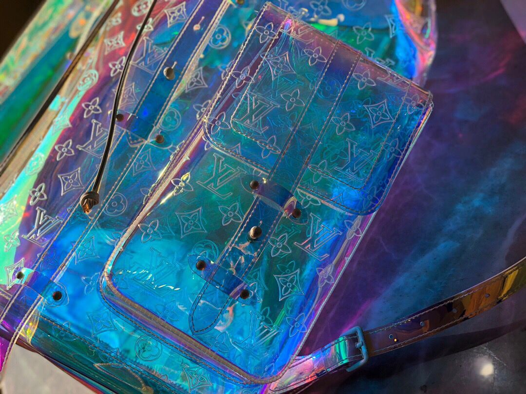 LOUIS VUITTON MONOGRAM GM PRISM HOLOGRAPHIC BACKPACK - detail - replica sneakers