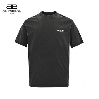 Balenciaga T-shirt - Small Logo - Black Unisex Streetwear Limited Edition - <span>This Balenciaga t-shirt features a minimalist design with a small white Balenciaga logo on the